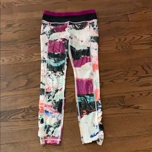 Lulu lemon print legging size 6